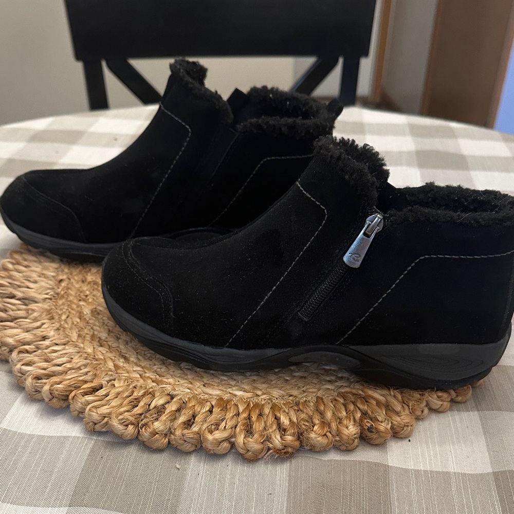 Easy Spirit Women's Black Ankle Boots with fur lining